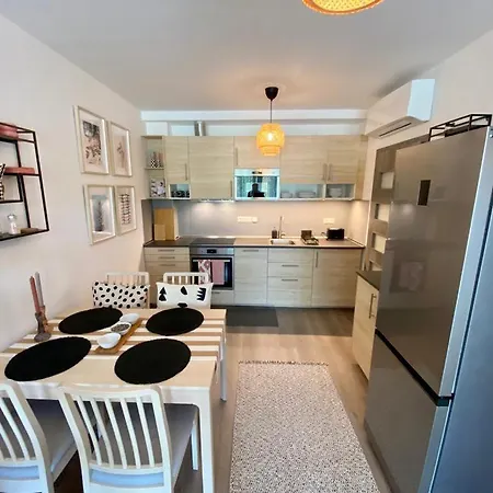 Hellobalaton Apartment *